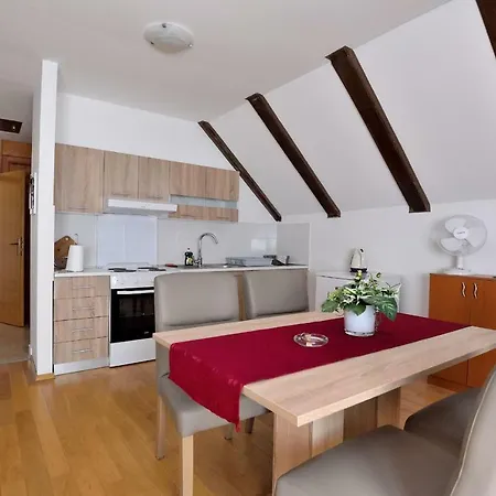 Tenis I Sport Apartment Fuzine